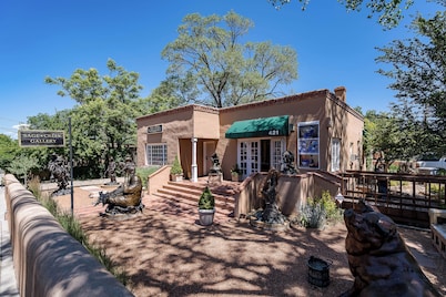 Casa en Canyon | Fantastic Walkable Location