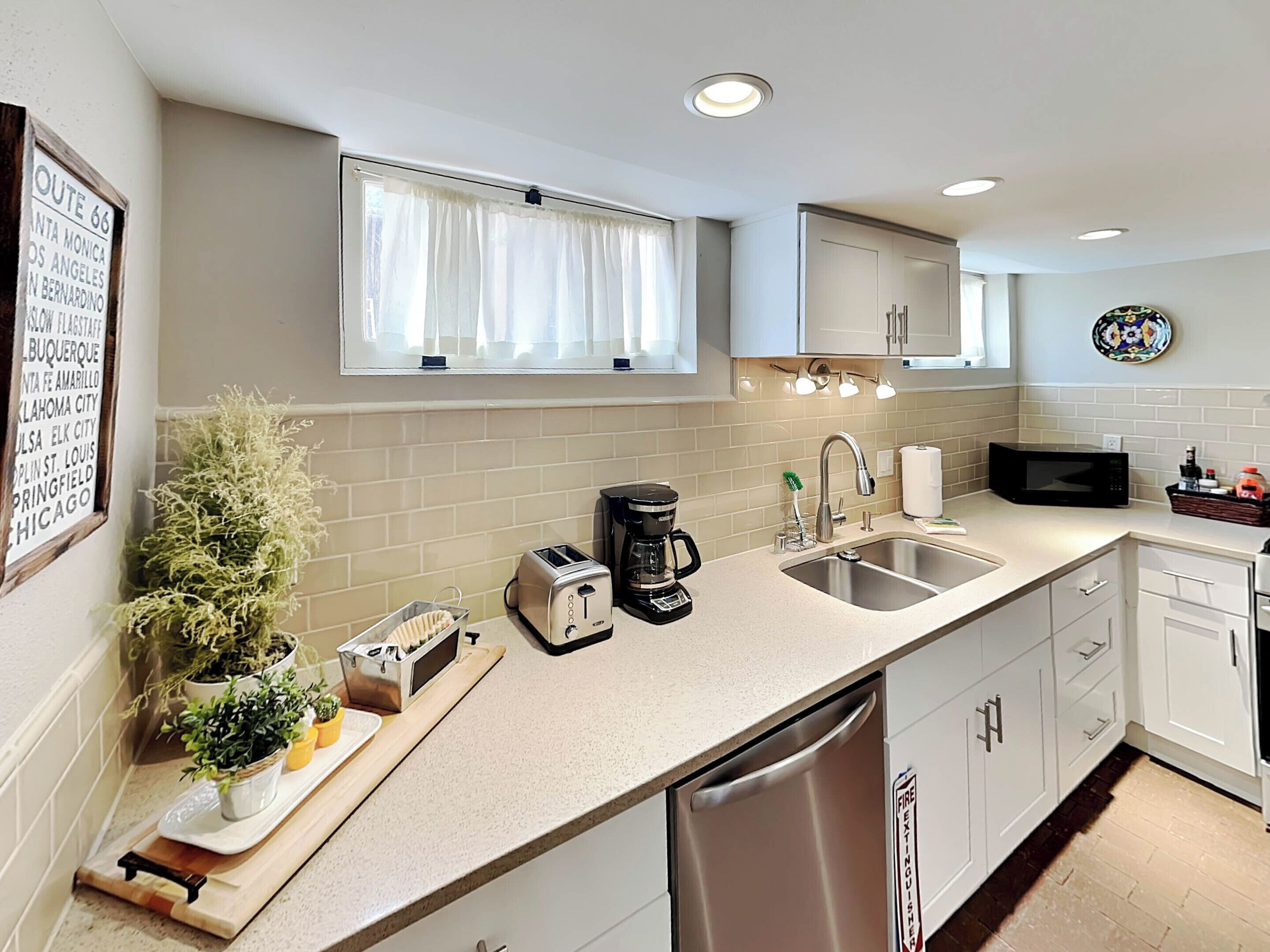 冰箱、微波炉、烤箱、炉灶