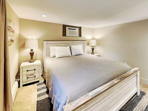 1 bedroom, bed sheets