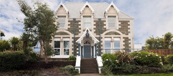 Armyn House Apartments