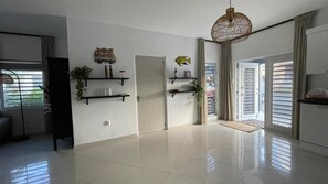 Interior - Kas Haddock, Brakkeput Abou, Beautiful, newly renovated, house with private pool and complete privac... (Jan Thiel)