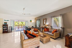 Fernseher, Stereoanlage