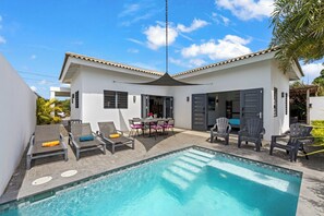 Pool - Villa Color Breeze, Bottelier, Colorful villa, max 6 people, with private pool and a cozy lounge cor (Willemstad)