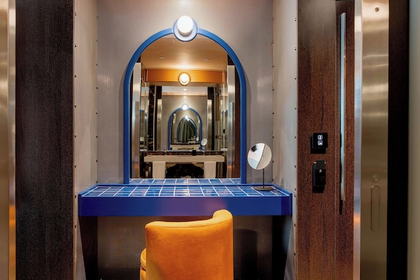 1 chambre, couette en duvet, minibar