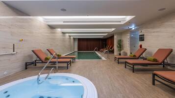 Piscine couverte