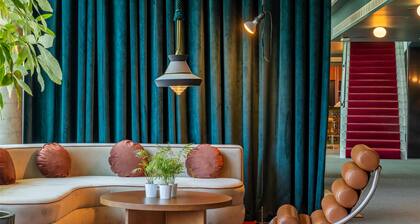 Cenica Porto Hotel, Curio Collection by Hilton