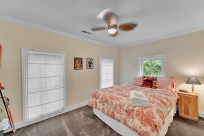 4 bedrooms, WiFi, bed sheets - Spacious 4-bedroom house in wonderful Ellicottville (Ellicottville)