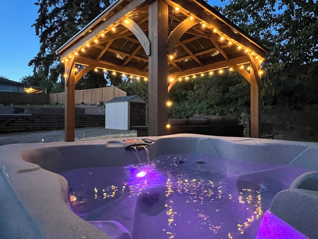 Outdoor spa tub