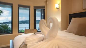 1 bedroom, desk, iron/ironing board, WiFi