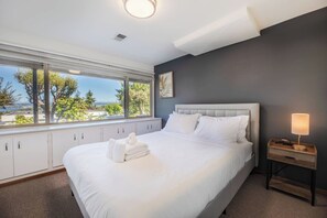 4 chambres, fer et planche à repasser, Wi-Fi, draps fournis