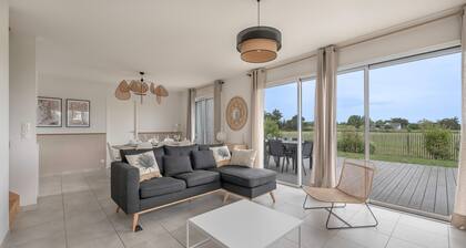 650m from the sea, modern house for 8