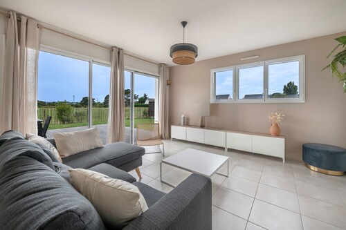 650m from the sea, modern house for 8