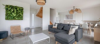 650m from the sea, modern house for 8