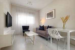 Appartement Luxe | 1 chambre, rideaux occultants, fer et planche à repasser, Wi-Fi gratuit