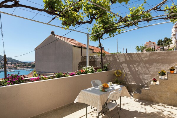 Estúdio (Studio Apartment with Terrace and Sea) | Terraço/pátio