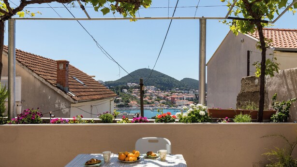 Stüdyo (Studio Apartment with Terrace and Sea) | Teras/veranda