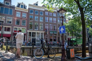 Front of property - Hotel & bar Royal taste Amsterdam (Amsterdam)