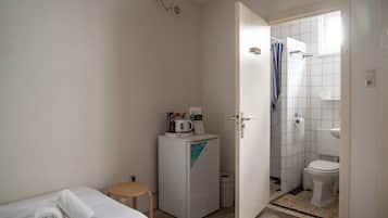 Standard Single Room | Bathroom | Shower, hair dryer, towels, soap