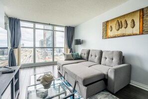 Smart TV - GLOBALSTAY. 1 Bedroom & Den Condo in the Heart of DT Toronto (Toronto/Canada)