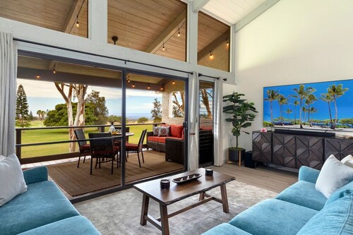 Sweeping Views - Spacious 3 Bds!