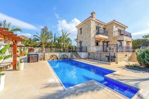 Pool - Petrides Villa - Four Bedroom Villa, Sleeps 8 (Argaka)