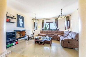 Smart TV - Petrides Villa - Four Bedroom Villa, Sleeps 8 (Argaka)