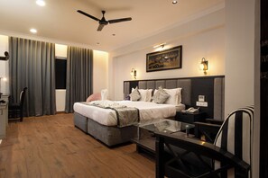 Premium kamer, 1 twee- of 2 eenpersoonsbedden | Een strijkplank/strijkijzer, gratis wifi