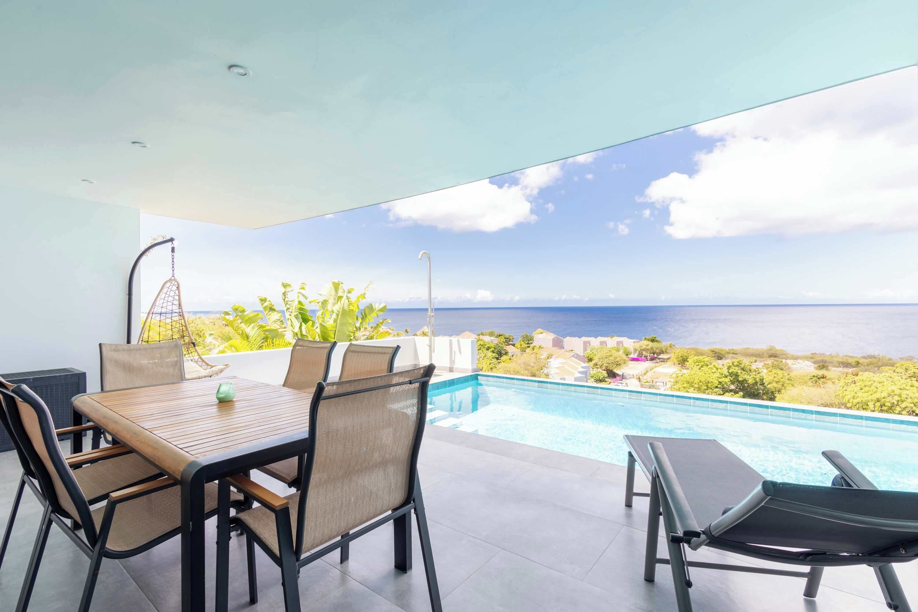 Blue Horizon Villa | Infinity Pool & Ocean Views - Sint