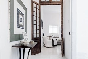 Interior - Authentic Seafront Experience (Sliema)