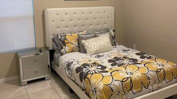 3 quartos, ferros/tábuas de passar roupa, Wi-Fi, roupa de cama