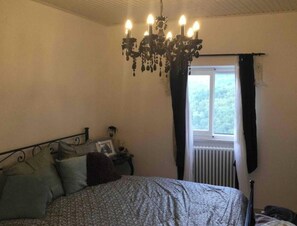 2 soverom, strykejern/-brett, wi-fi og sengetøy