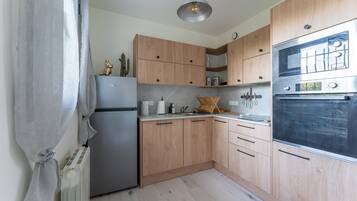 Réfrigérateur, micro-ondes, four, lave-vaisselle