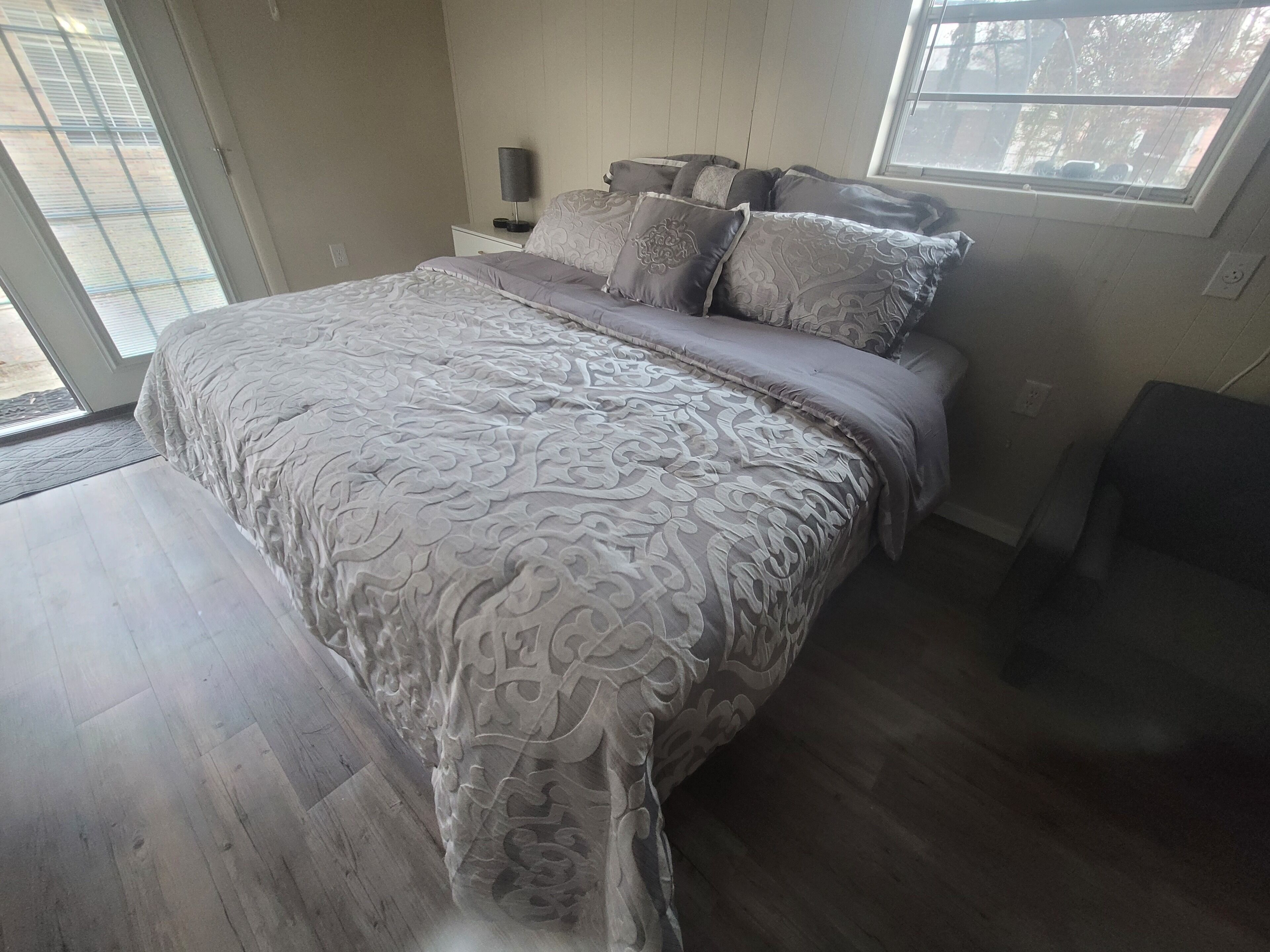 1 bedroom, iron/ironing board, travel cot, free WiFi