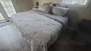 1 bedroom, iron/ironing board, travel cot, free WiFi