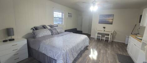 1 bedroom, iron/ironing board, travel cot, free WiFi