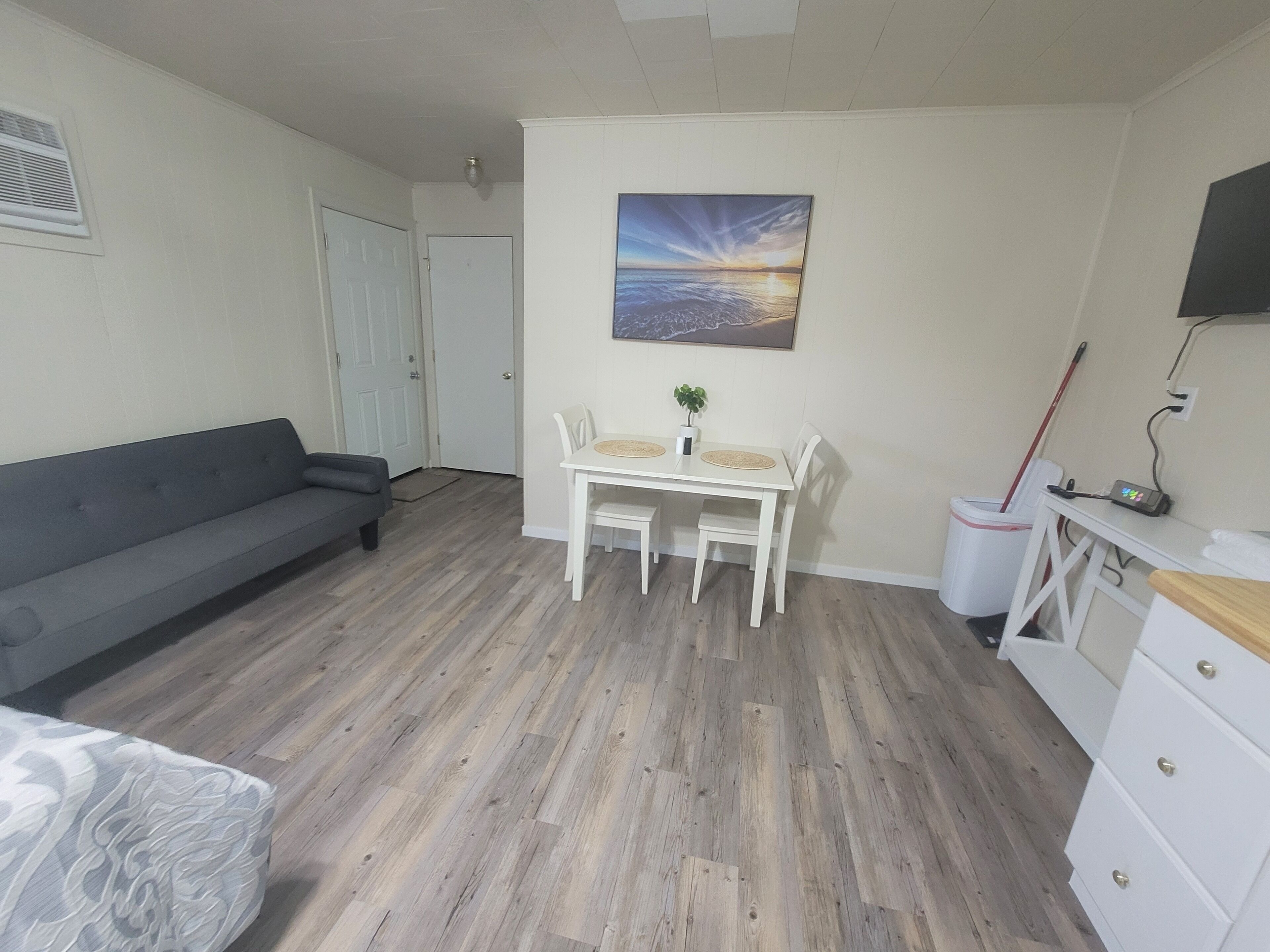 Smart TV, music library, stereo