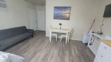 Smart TV, music library, stereo