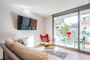 基本複式房屋, 2 間臥室, 非吸煙房 | 起居區 | 40-吋智慧型電視，提供有線頻道