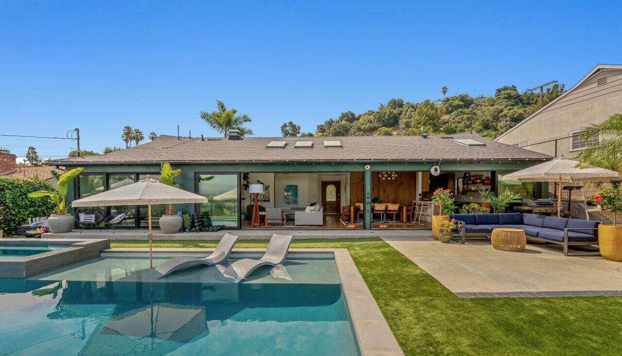 Modern Luxury Retreat w/ Pool Spa & Stunning Views