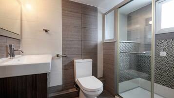 Luxury Apartment | Bathroom