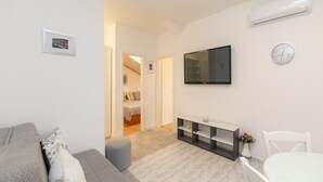 公寓 (Standard Two Bedroom Apartment with T) | 餐廳