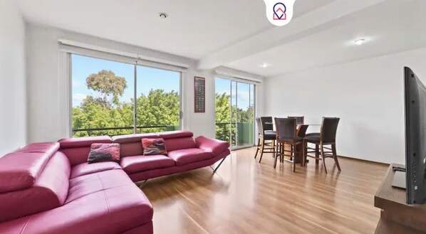 Comfort Apartment, City View | Living area - Spacious Apt Near Centro Historico (Mexico City)