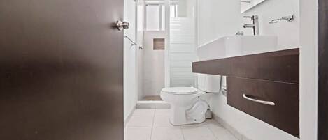 Comfort Apartment, City View | Bathroom