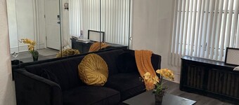 3-bedroom townhome in beautiful Philadelphia with AC, WiFi. Enjoy your stay