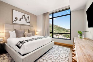 3 bedrooms, iron/ironing board, travel cot, WiFi - One Snowmass Residence Club 403 (Snowmass)