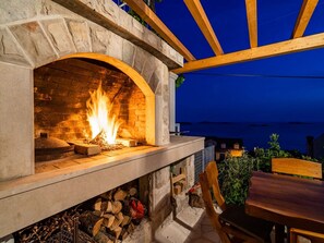 Apartment (One Bedroom Apartment with Terrace an) | BBQ/picnic Area