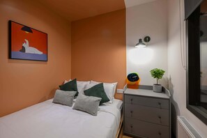 2 bedrooms, desk, iron/ironing board, WiFi