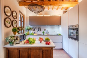 3 bedrooms - Valle del Sole Winery Farmhouse (Lucca)