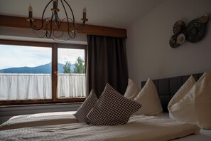 2 bedrooms, iron/ironing board, WiFi, bed sheets - Alpenpanorama-apartment Nahe der Zugspitze mit Gemütlicher Terrasse (Ehrwald)