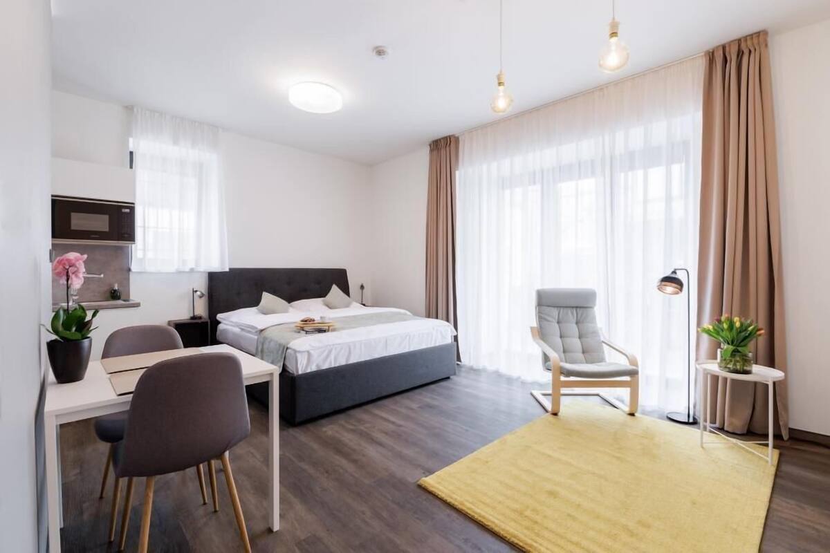 Studio | Een minibar, een kluis op de kamer, verduisterende gordijnen